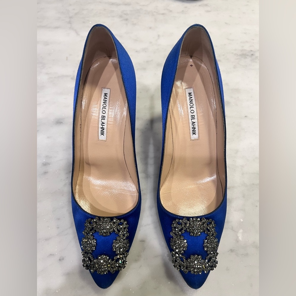 Manolo Hangisi 70MM Embellished Satin Pumps - Blue 38.5